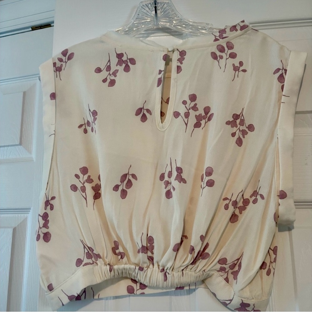 NWT By Together Cream and Pinkish Light Purple Floral Blouse - Picture 2 of 3